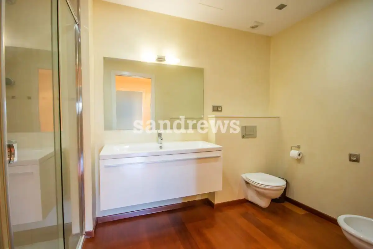 Baño de Casa adosada en venta en Vilafant con Aire acondicionado, Calefacción y Jardín privado