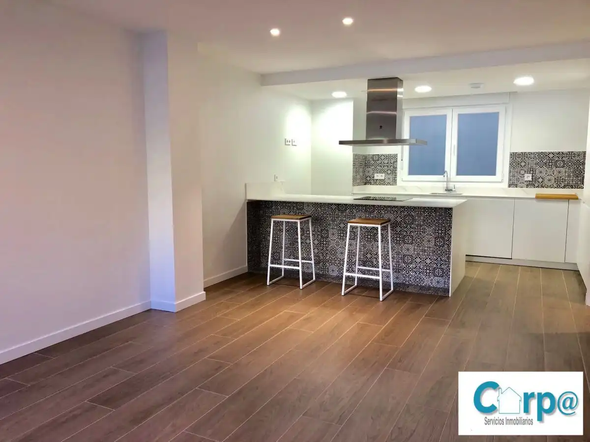 Cocina de Piso de alquiler en  Pamplona / Iruña con Calefacción, Terraza y Amueblado
