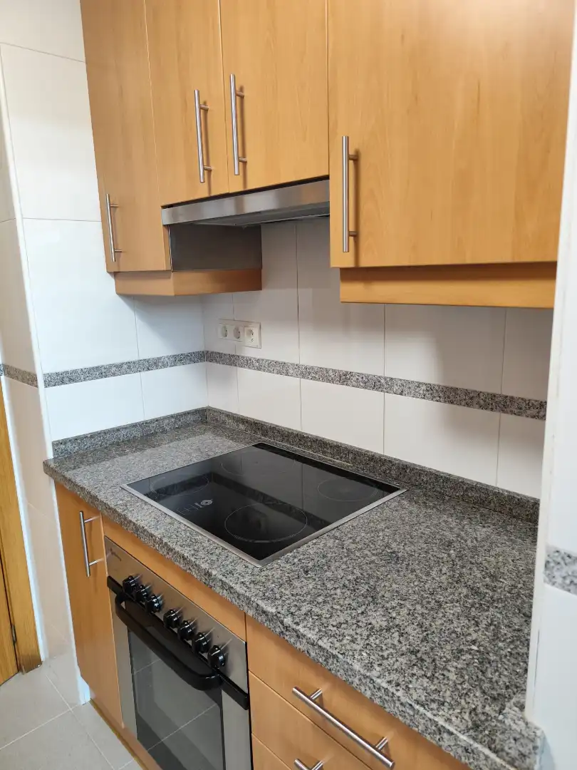 Cuina de Apartament de lloguer en Arroyo de la Encomienda amb Traster i Piscina comunitària