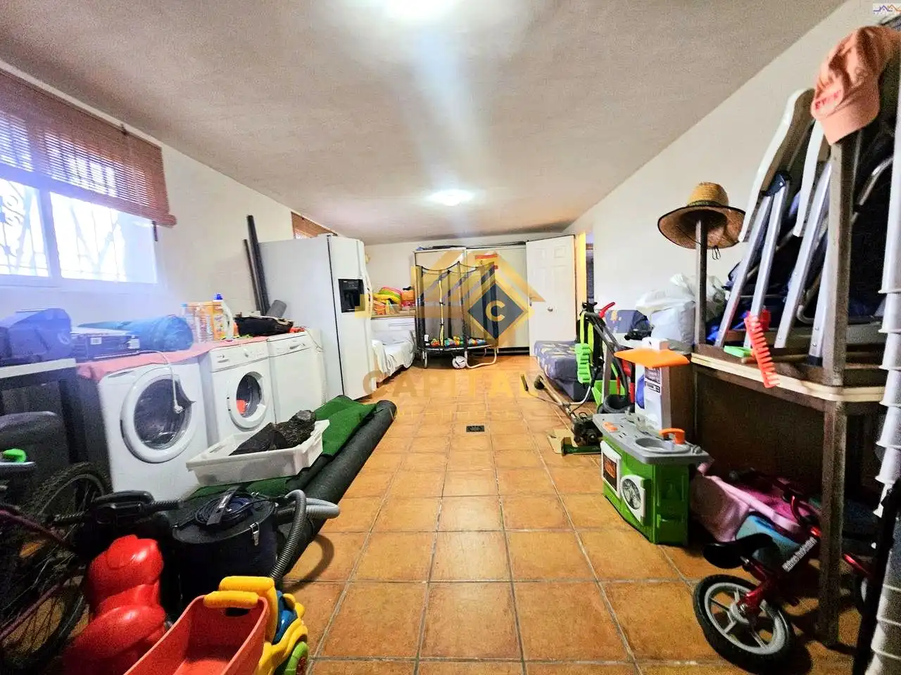 Casa o xalet en venda en Villa del Prado amb Traster i Piscina