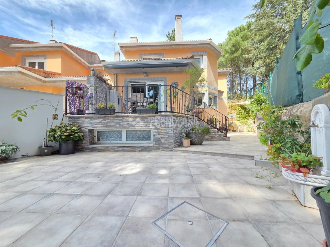 Jardín de Casa adosada en venta en Collado Mediano con Aire acondicionado, Calefacción y Terraza