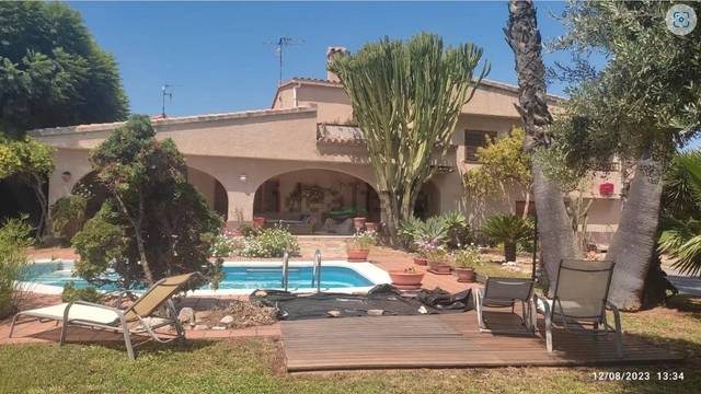 Casa-chalet en Venta en Madrigal