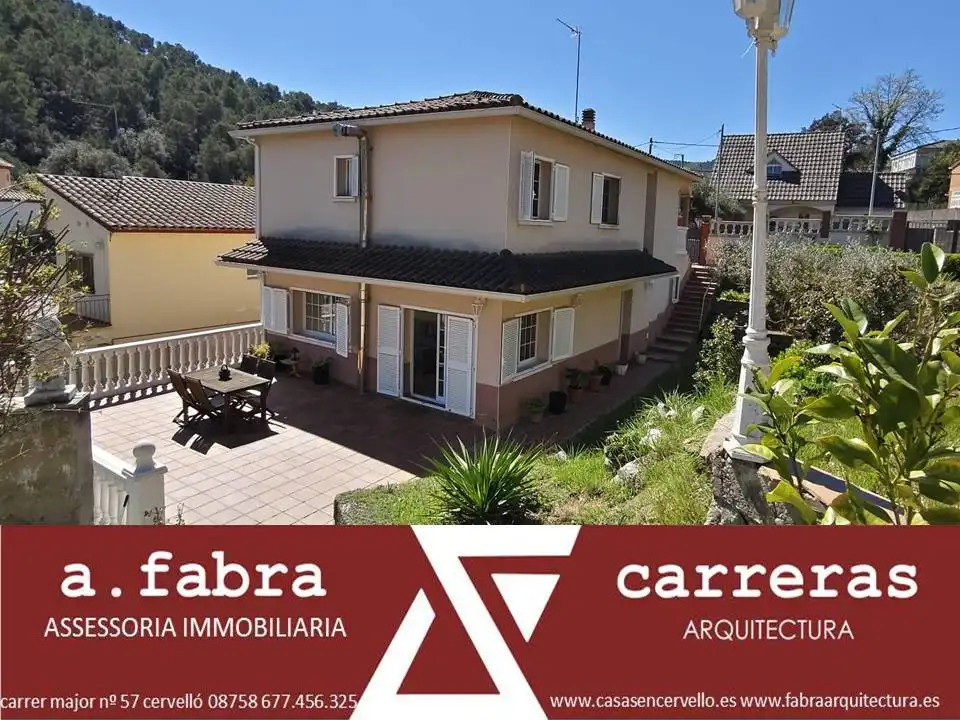 Außenansicht von Haus oder Chalet zum Verkauf in Cervelló mit Klimaanlage, Heizung und Privatgarten