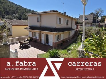Casa con balcón en venta en Cervelló