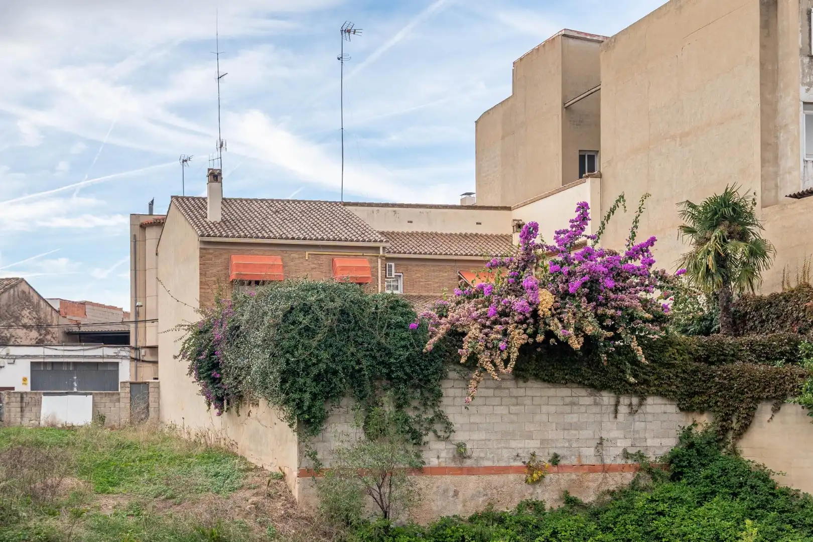 Vista exterior de Casa o xalet en venda en Canals amb Aire condicionat, Calefacció i Jardí privat