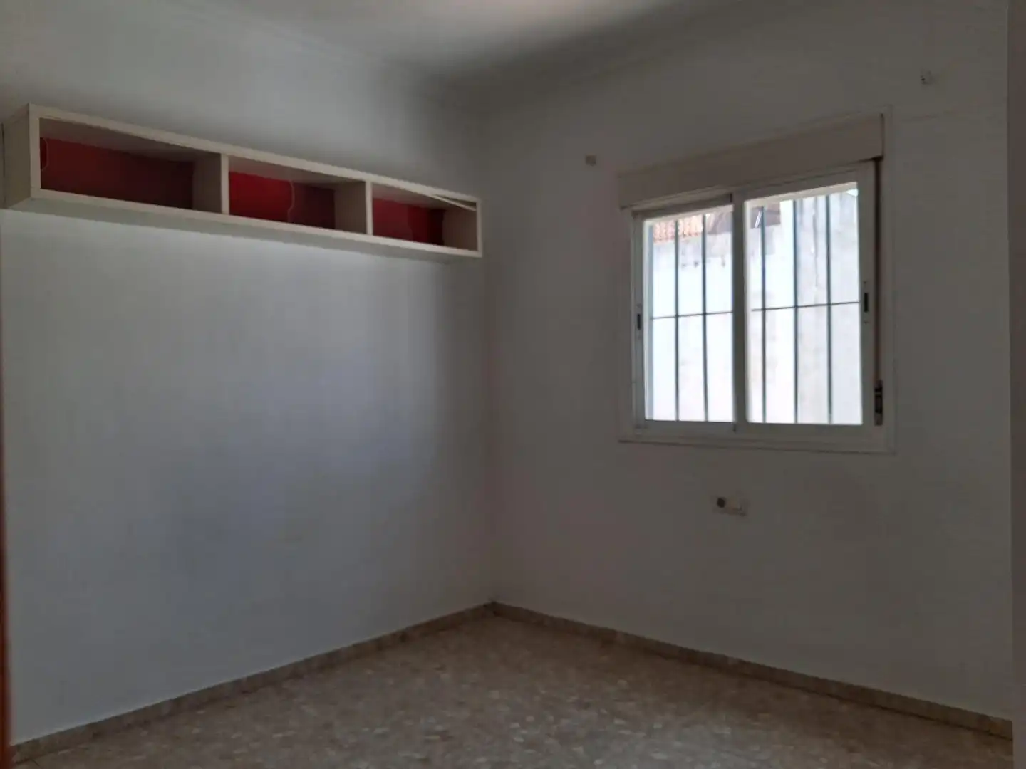 Casa adosada en venda en Utrera amb Piscina comunitària