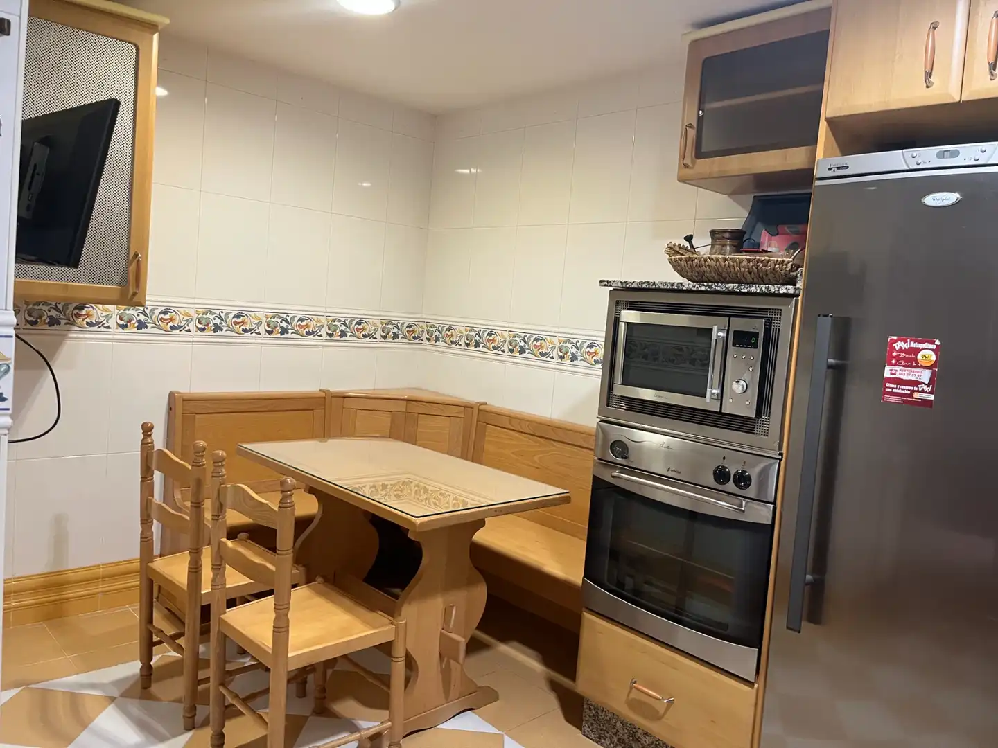 Cuina de Casa adosada en venda en Monterrubio de Armuña amb Calefacció, Jardí privat i Parquet