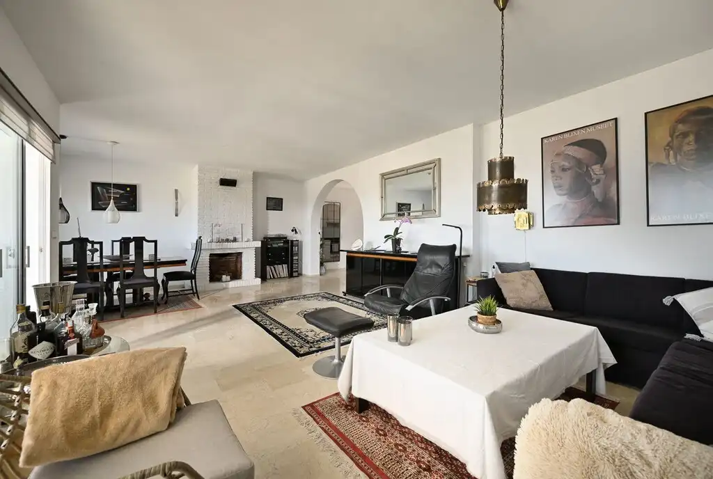 Sala d'estar de Casa o xalet en venda en Benalmádena amb Aire condicionat, Jardí privat i Terrassa