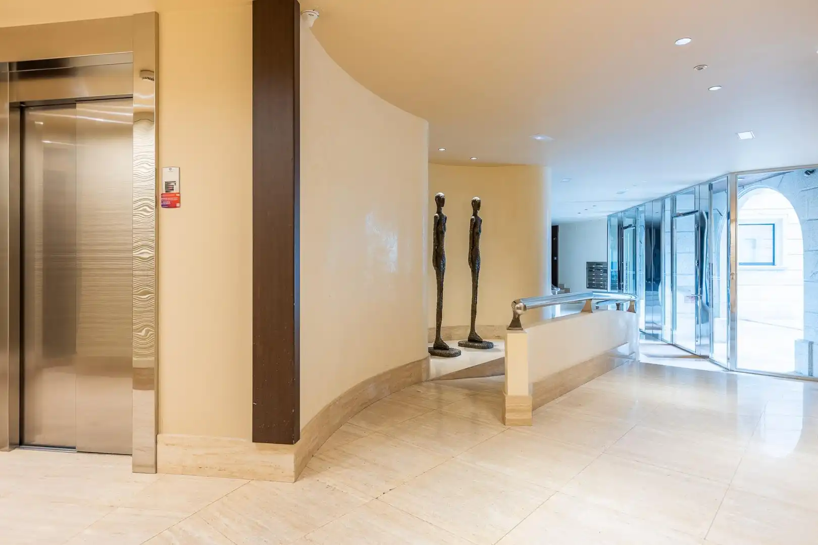Piso en venta en A Coruña Capital  con Calefacción, Jardín privado y Trastero