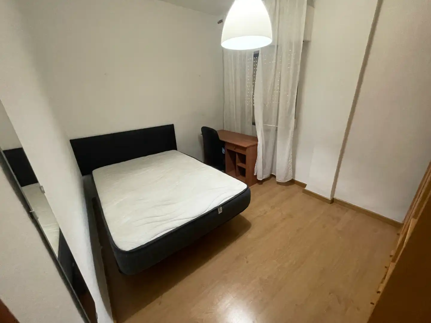 Dormitori de Pis de lloguer en Murcia amb Aire condicionat, Parquet i Moblat