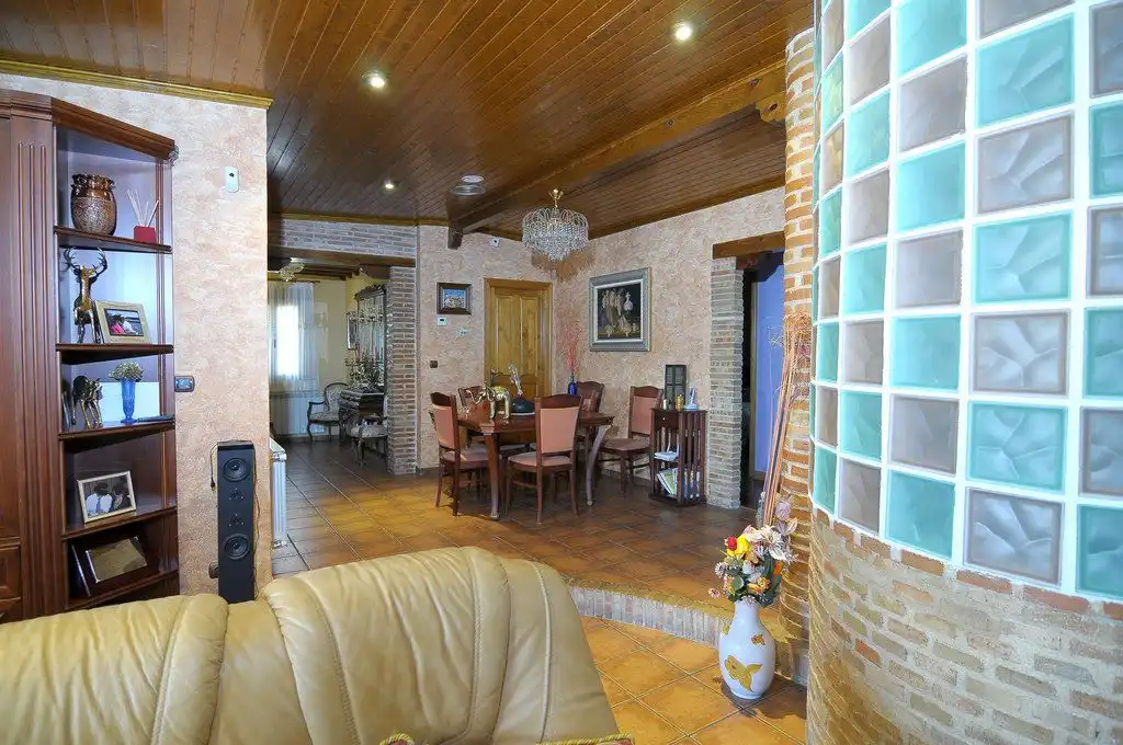 Haus oder Chalet zum Verkauf in Valdepeñas mit Klimaanlage, Heizung und Privatgarten