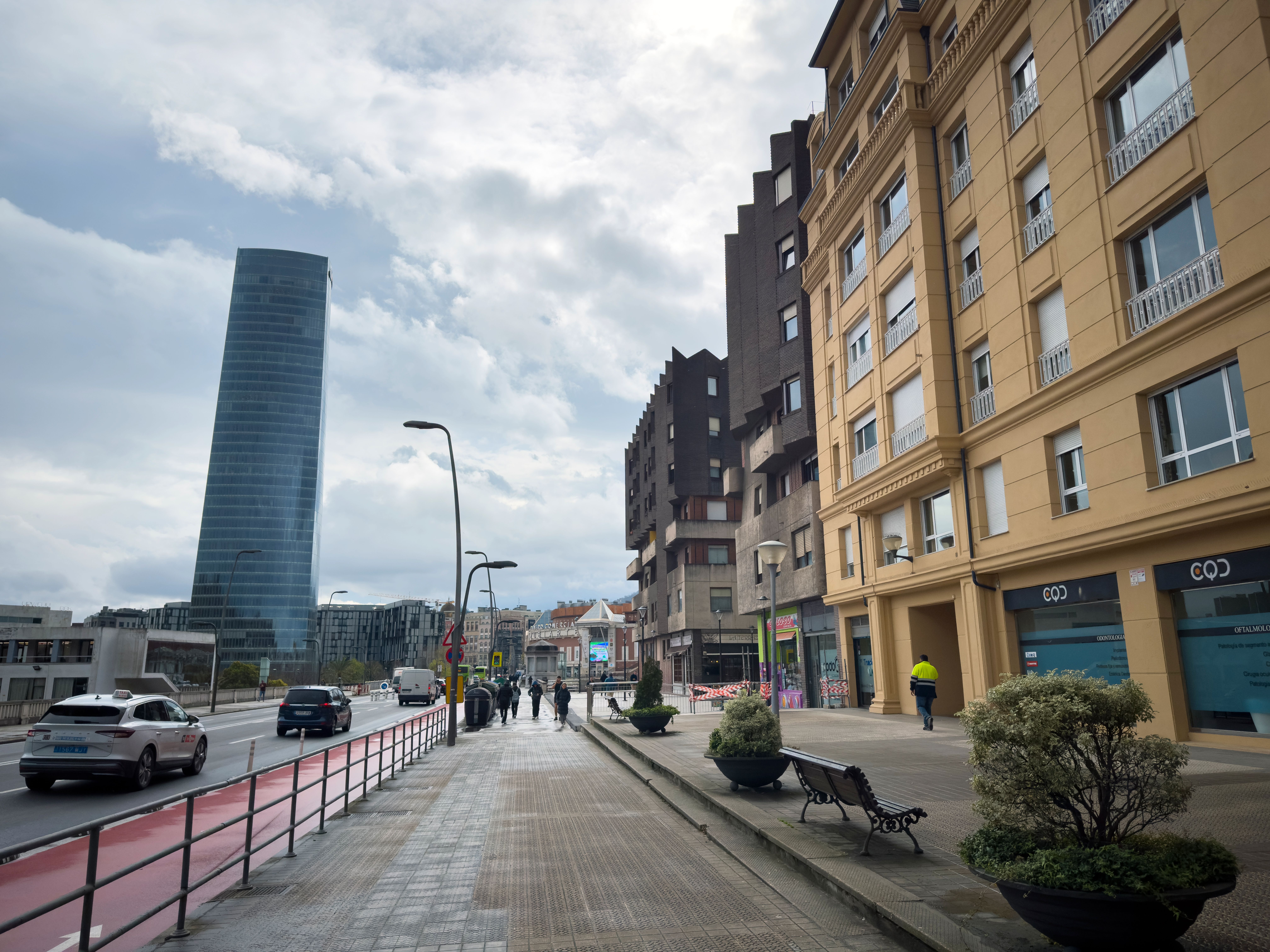 Vista exterior de Pis de lloguer en Bilbao  amb Calefacció