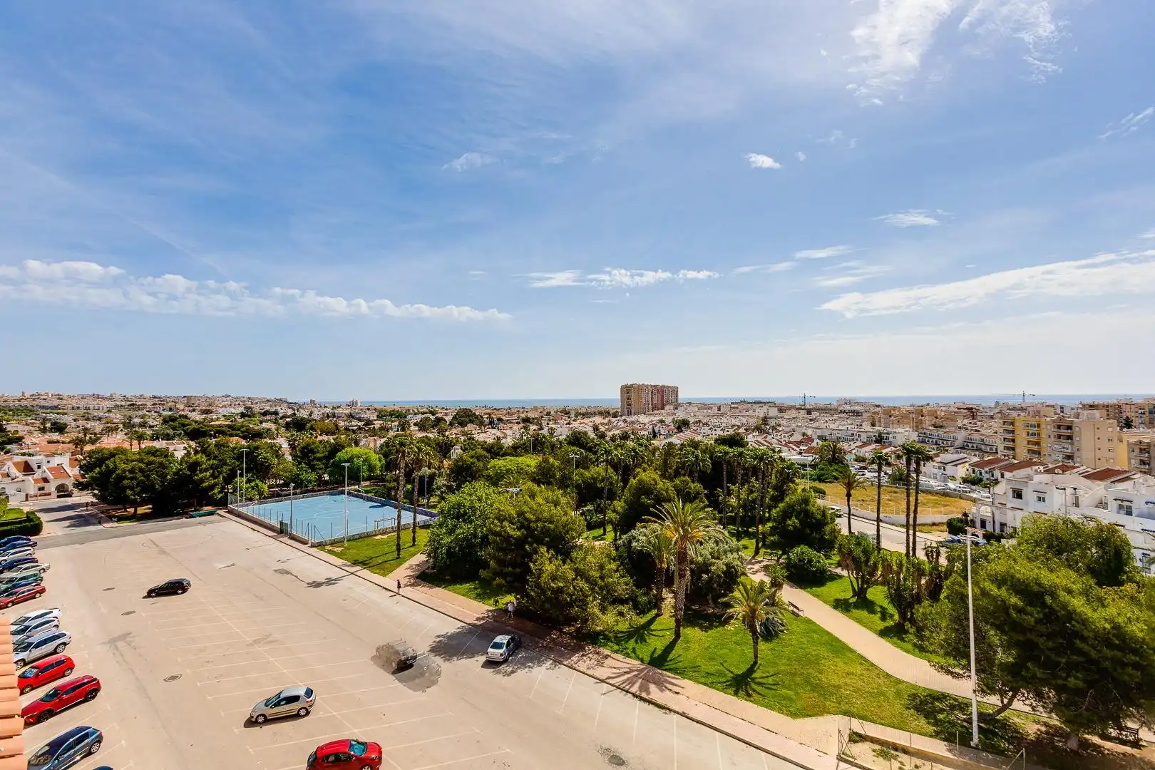 Vista exterior de Apartamento en venta en Torrevieja con Terraza, Amueblado y Piscina comunitaria