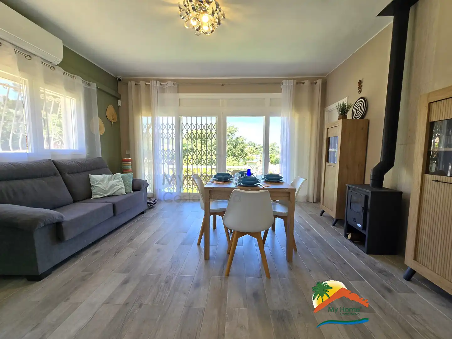 Comedor de Casa o chalet en venta en Lloret de Mar con Aire acondicionado, Calefacción y Jardín privado