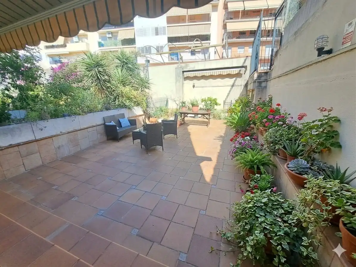 Terrasse von Einfamilien-Reihenhaus zum Verkauf in Rubí mit Klimaanlage, Heizung und Terrasse