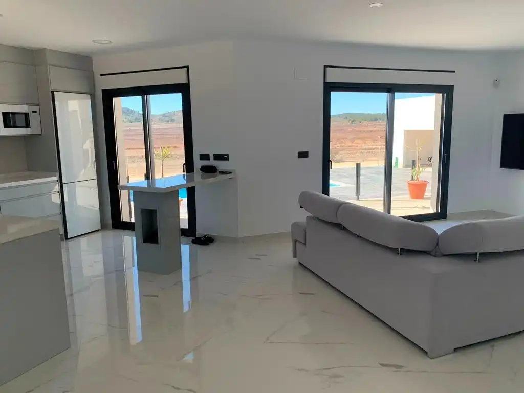 Chalet con piscina en venta en El Pinós / Pinoso, imagen 2
