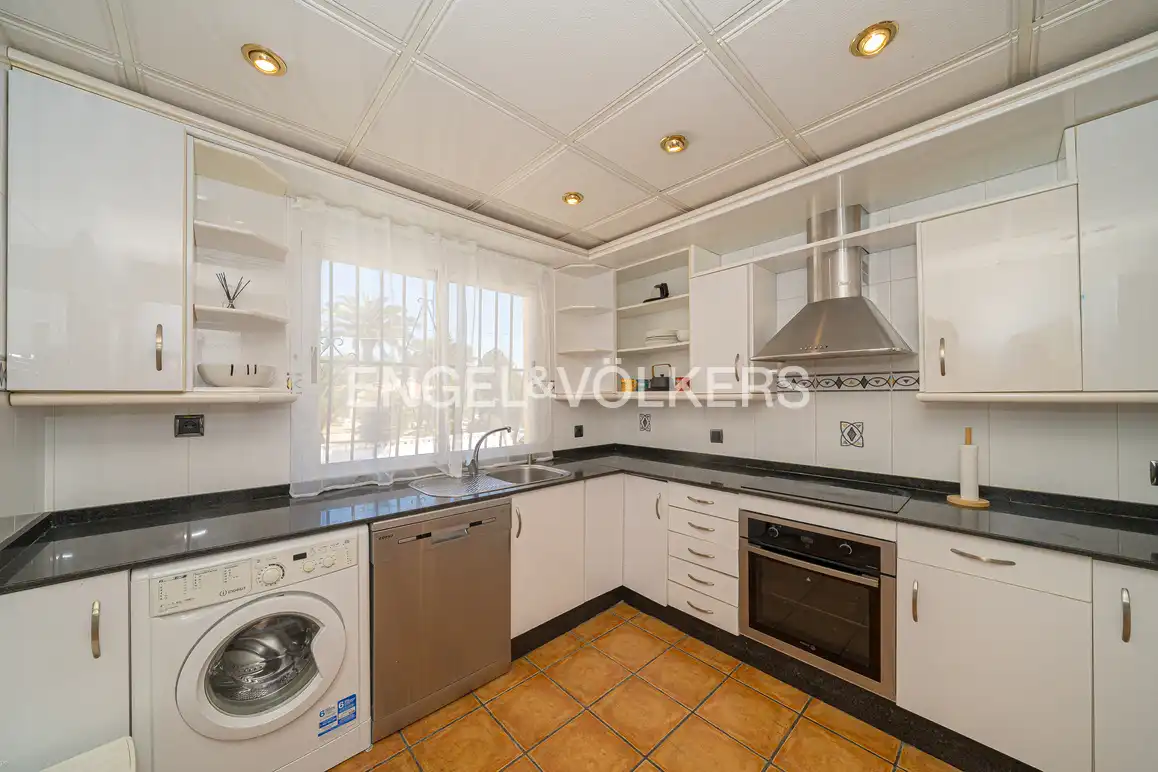 Cocina de Casa o chalet en venta en La Nucia con Aire acondicionado, Jardín privado y Piscina