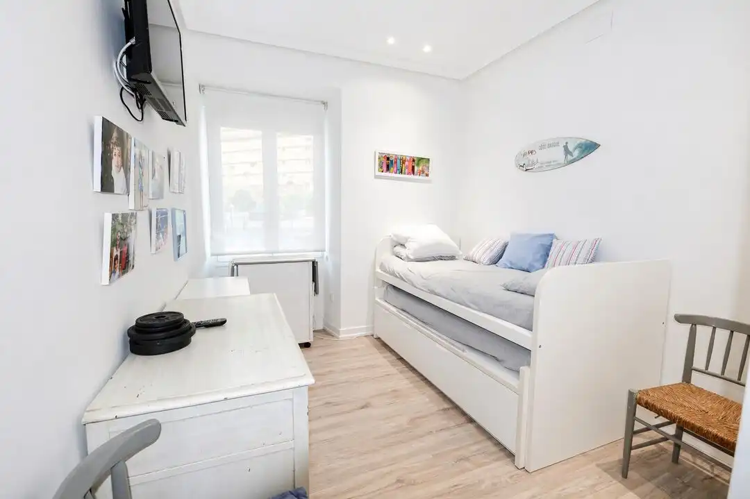 Habitación de Piso en venta en Donostia - San Sebastián  con Calefacción, Terraza y Trastero