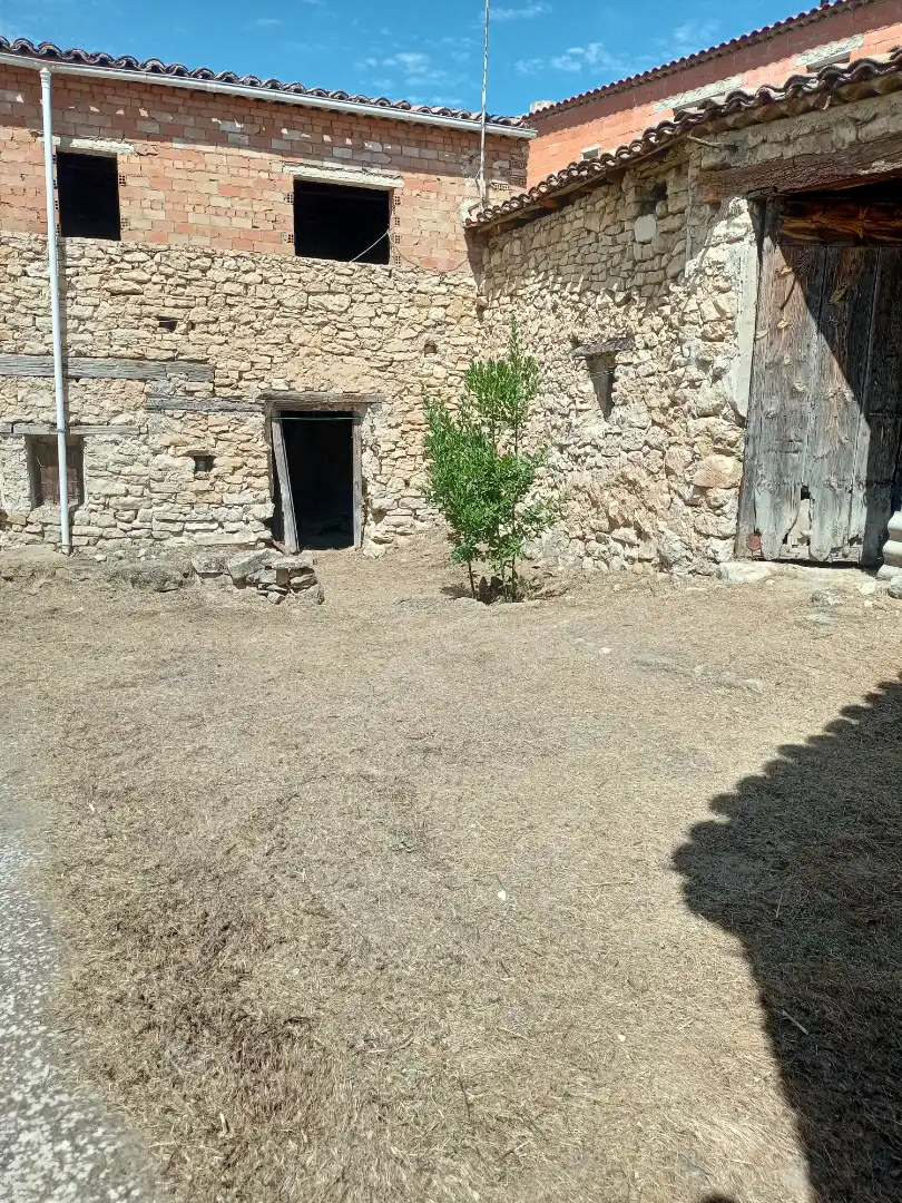 Vista exterior de Casa o xalet en venda en Cañada del Hoyo amb Jardí privat i Terrassa