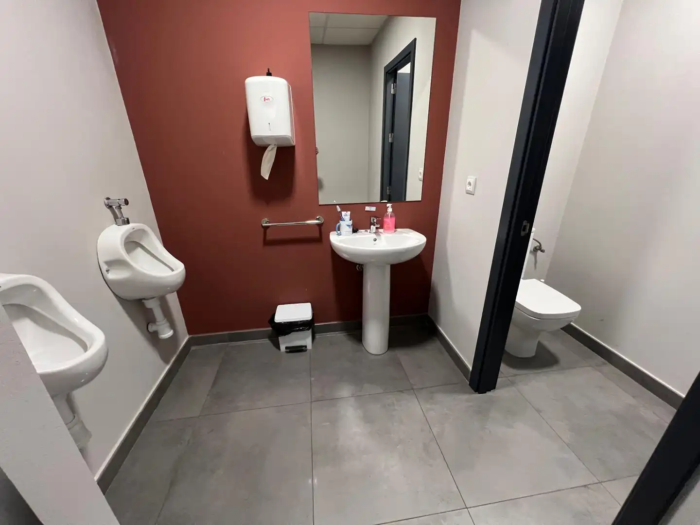 Baño de Nave industrial en venta en Jerez de la Frontera
