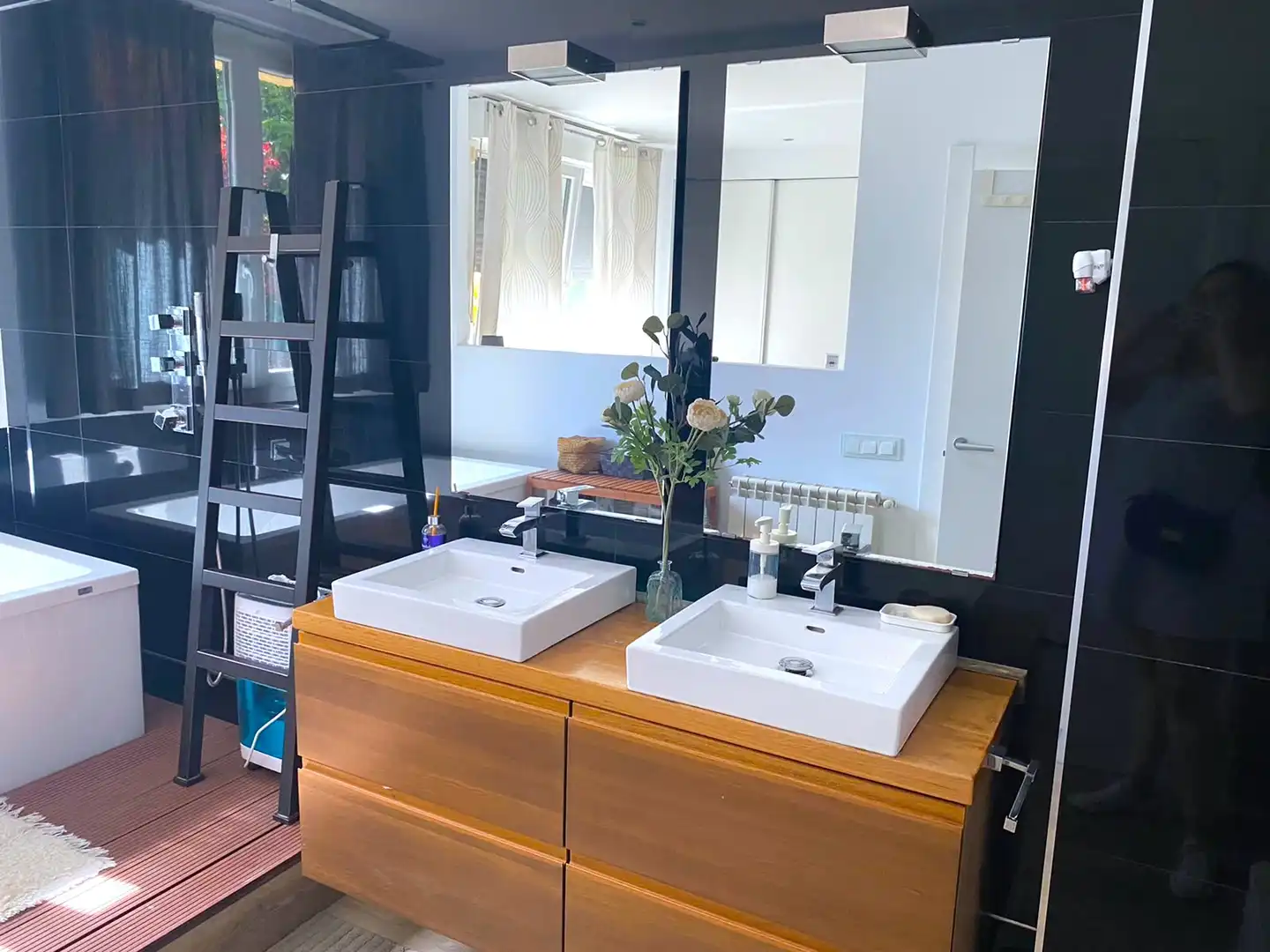 Bathroom of Houses for sale in Castro-Urdiales  with Heating, Private garden and Parquet flooring