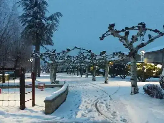 Vista exterior de Pis en venda en Santa Croya de Tera amb Jardí privat, Traster i Piscina