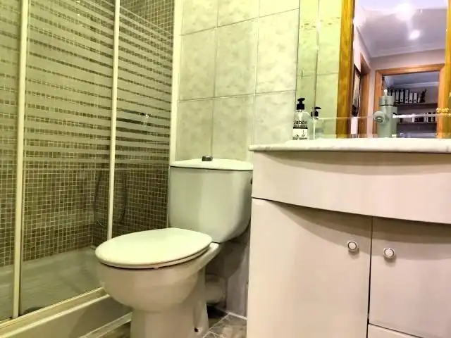 Bany de Casa adosada en venda en Alaquàs amb Aire condicionat, Terrassa i Traster
