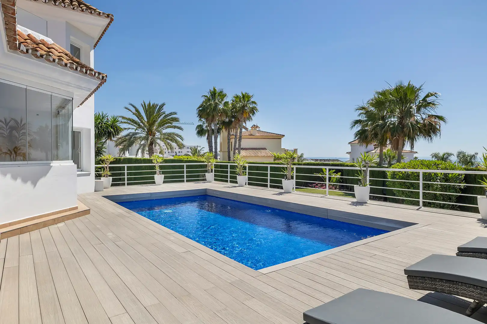 Piscina de Casa o xalet en venda en Estepona amb Aire condicionat, Calefacció i Jardí privat