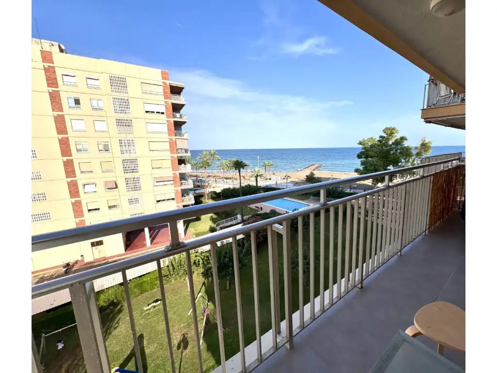 Habitación de Apartamento de alquiler en Benicasim / Benicàssim con Terraza, Amueblado y Horno
