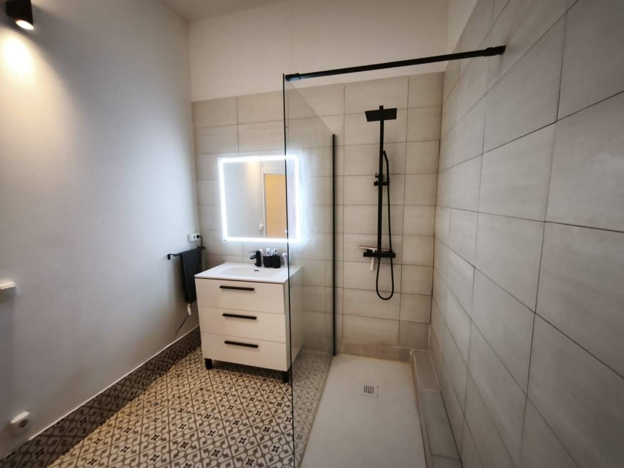 Bany de Loft en venda en Santa Coloma de Gramenet amb Parquet i Traster