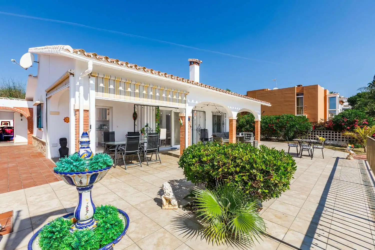 Jardí de Casa o xalet en venda en Vélez-Málaga amb Aire condicionat, Traster i Internet