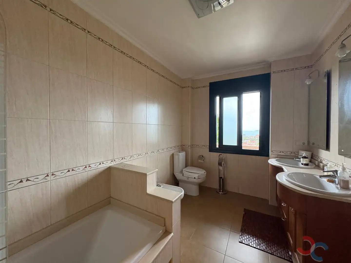 Bany de Casa o xalet en venda en Marín amb Calefacció, Terrassa i Traster
