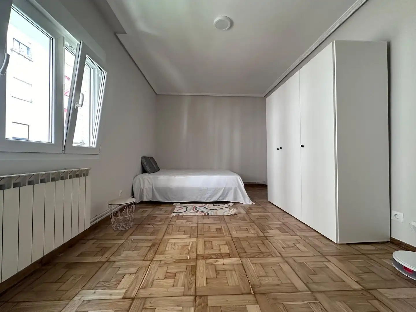 Schlafzimmer von Wohnung zur Miete in Santander mit Heizung und Möbliert