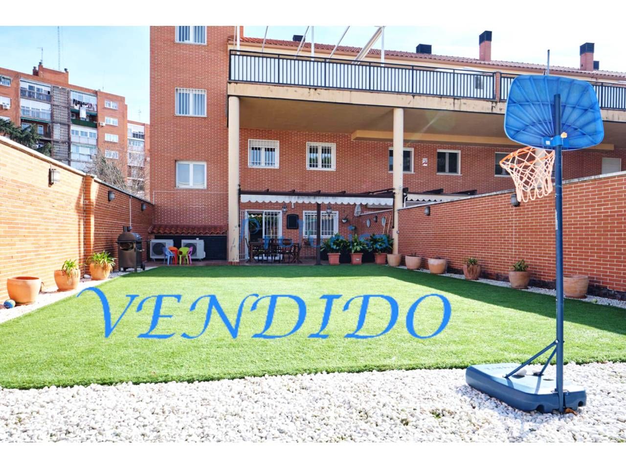 Jardí de Dúplex en venda en Humanes de Madrid amb Aire condicionat, Calefacció i Jardí privat