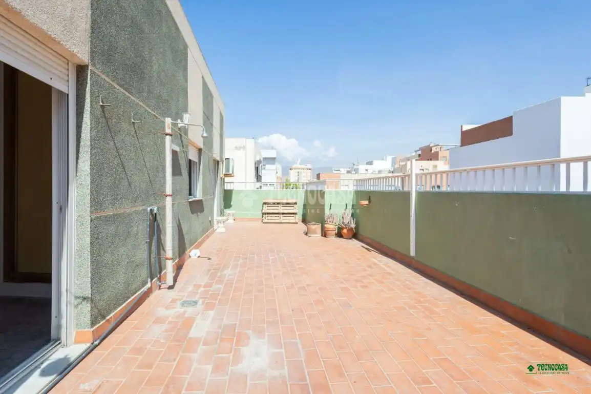Terraza de Piso en venta en Almería con Terraza