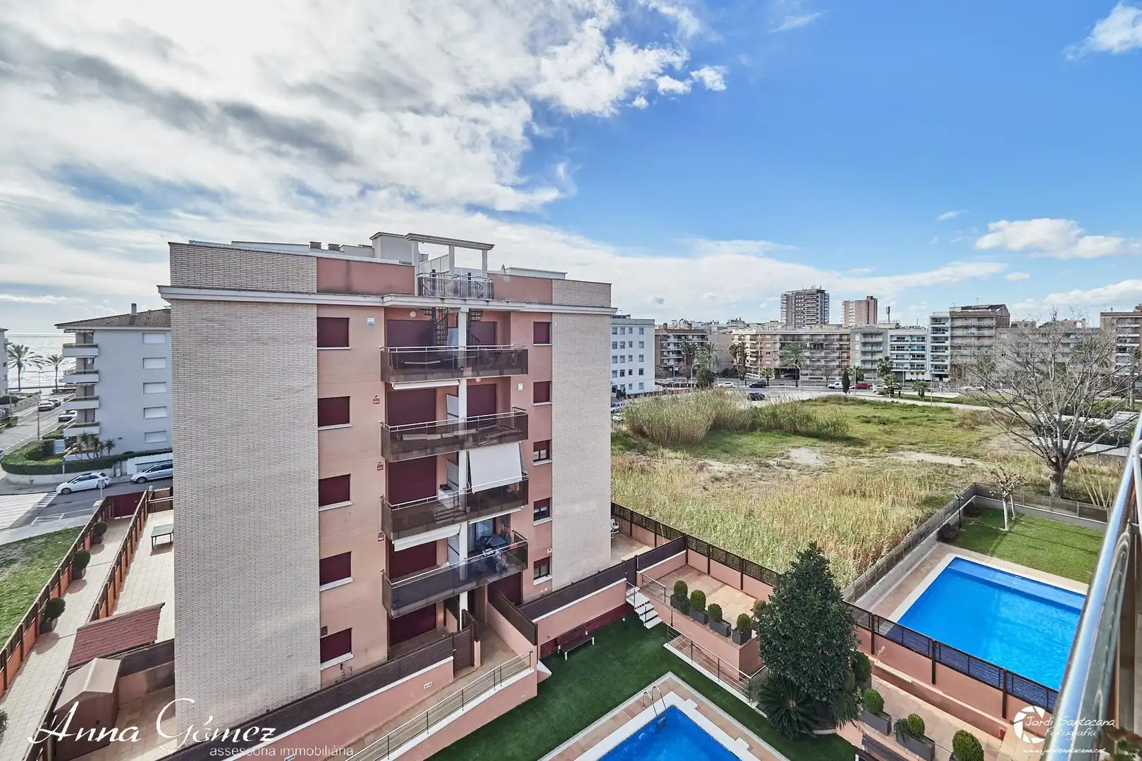 Außenansicht von Dachboden zum Verkauf in Calafell mit Heizung, Terrasse und Gemeinschaftspool