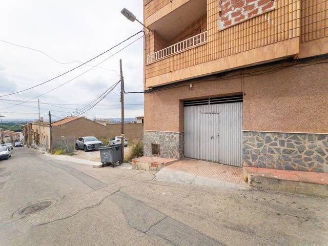 Local comercial en Venta en Calle Miravete en Torreagüera