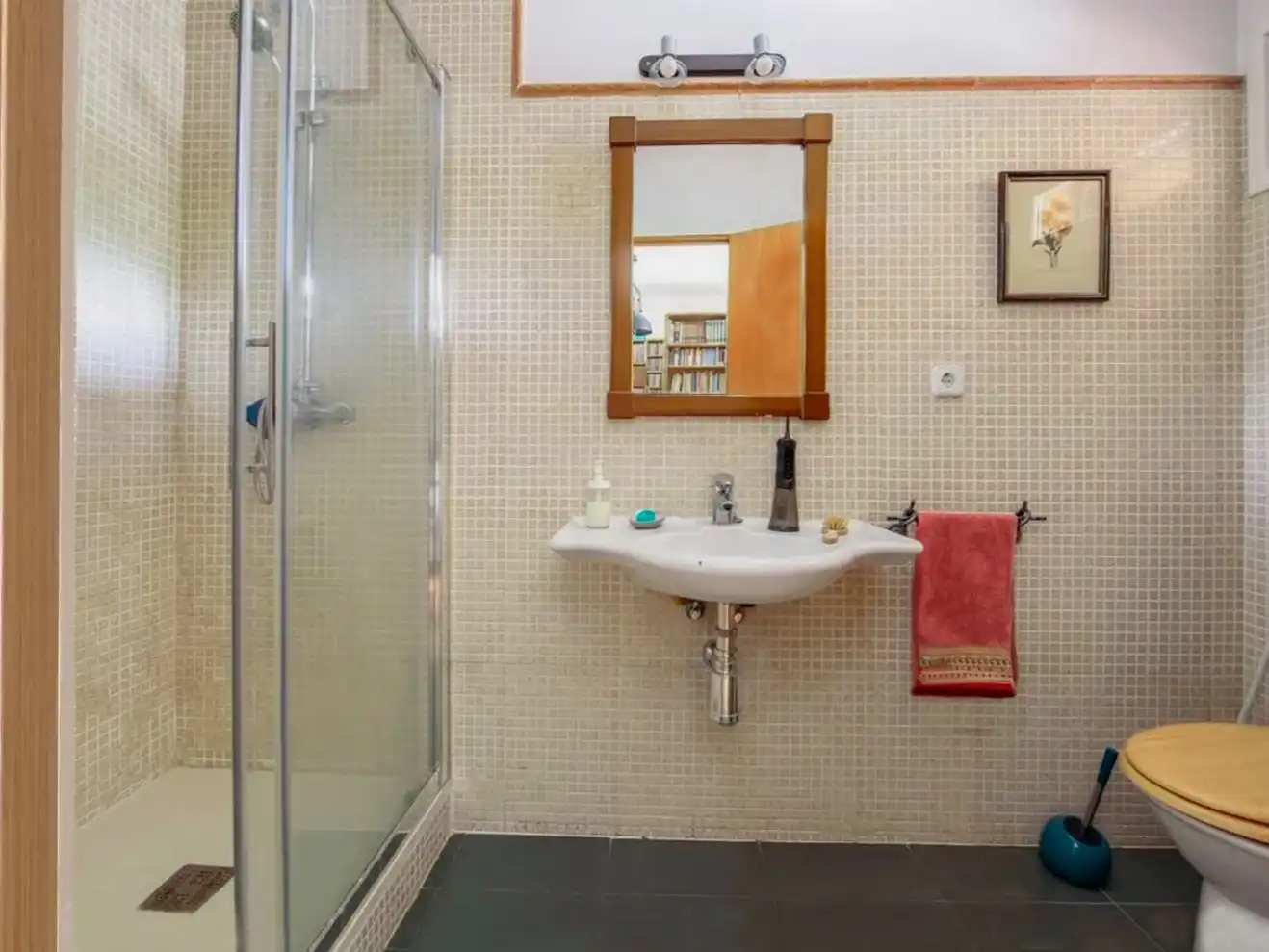 Bany de Casa o xalet en venda en Villalbilla amb Aire condicionat, Terrassa i Piscina