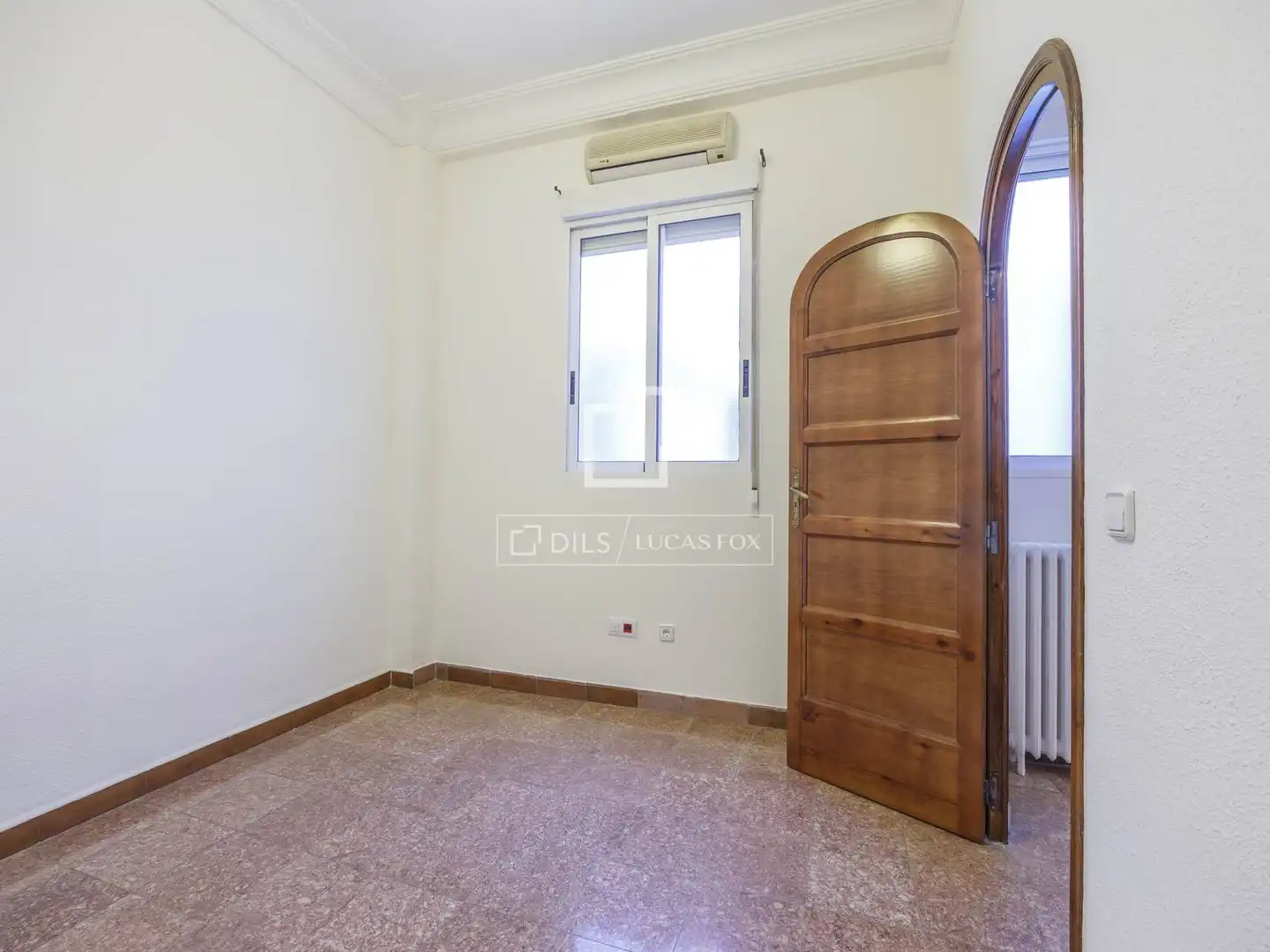 Bedroom of Flat for rent in Valencia  with Air Conditioner, Heating and Balcony