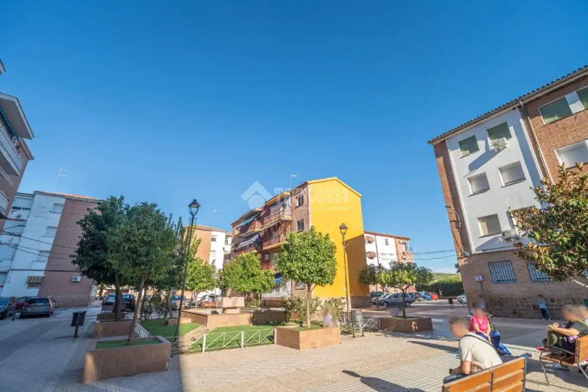 Piso con terraza en venta en Linarejos