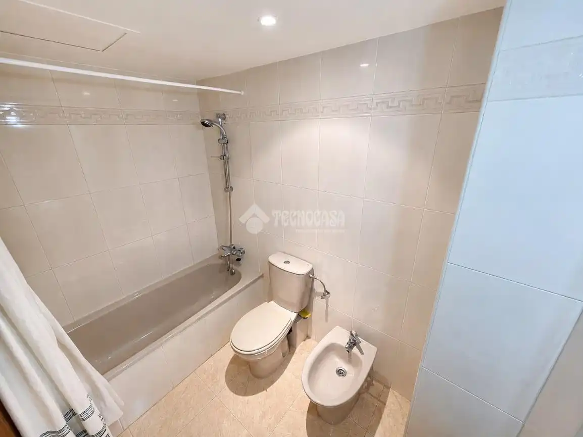 Baño de Piso en venta en Pinto con Aire acondicionado, Terraza y Trastero