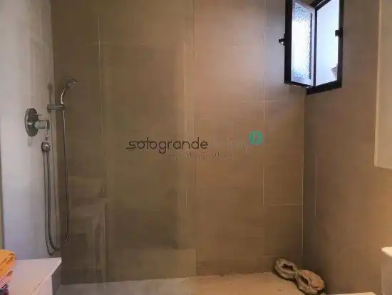 Baño de Casa adosada de alquiler en Sotogrande con Aire acondicionado, Jardín privado y Terraza