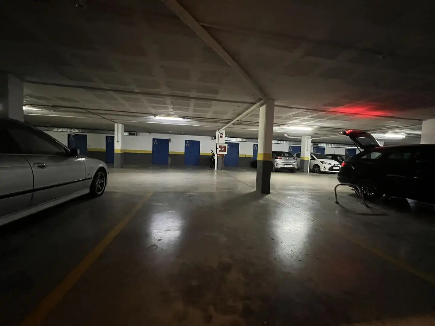 Aparcament de Pis en venda en Benahavís amb Aire condicionat, Terrassa i Traster