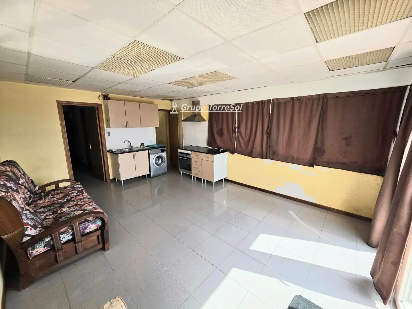 Commercial properties for sale in de Renau, Creixell