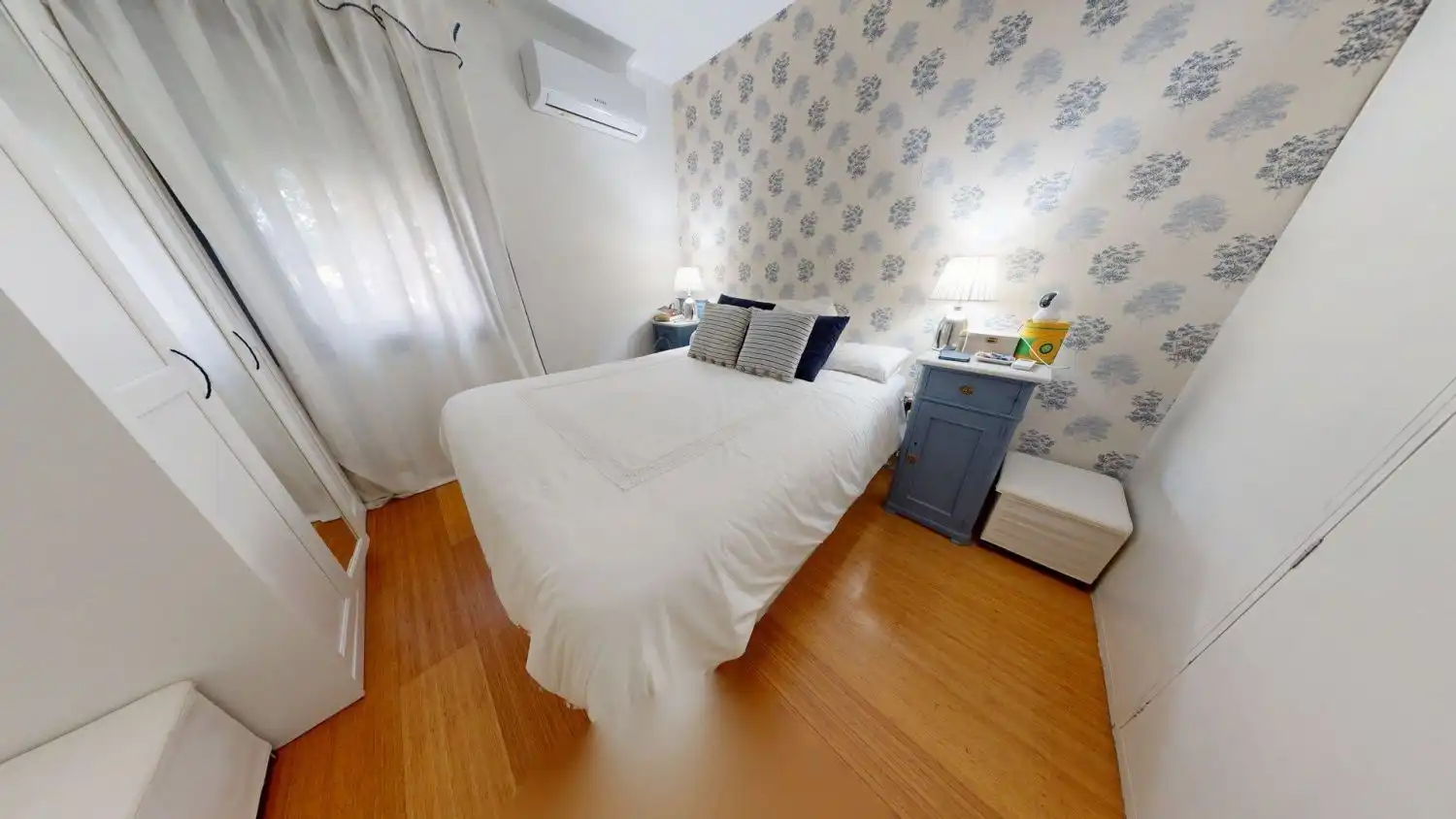 Bedroom of Flat for sale in Sevilla  with Air Conditioner, Heating and Terrace