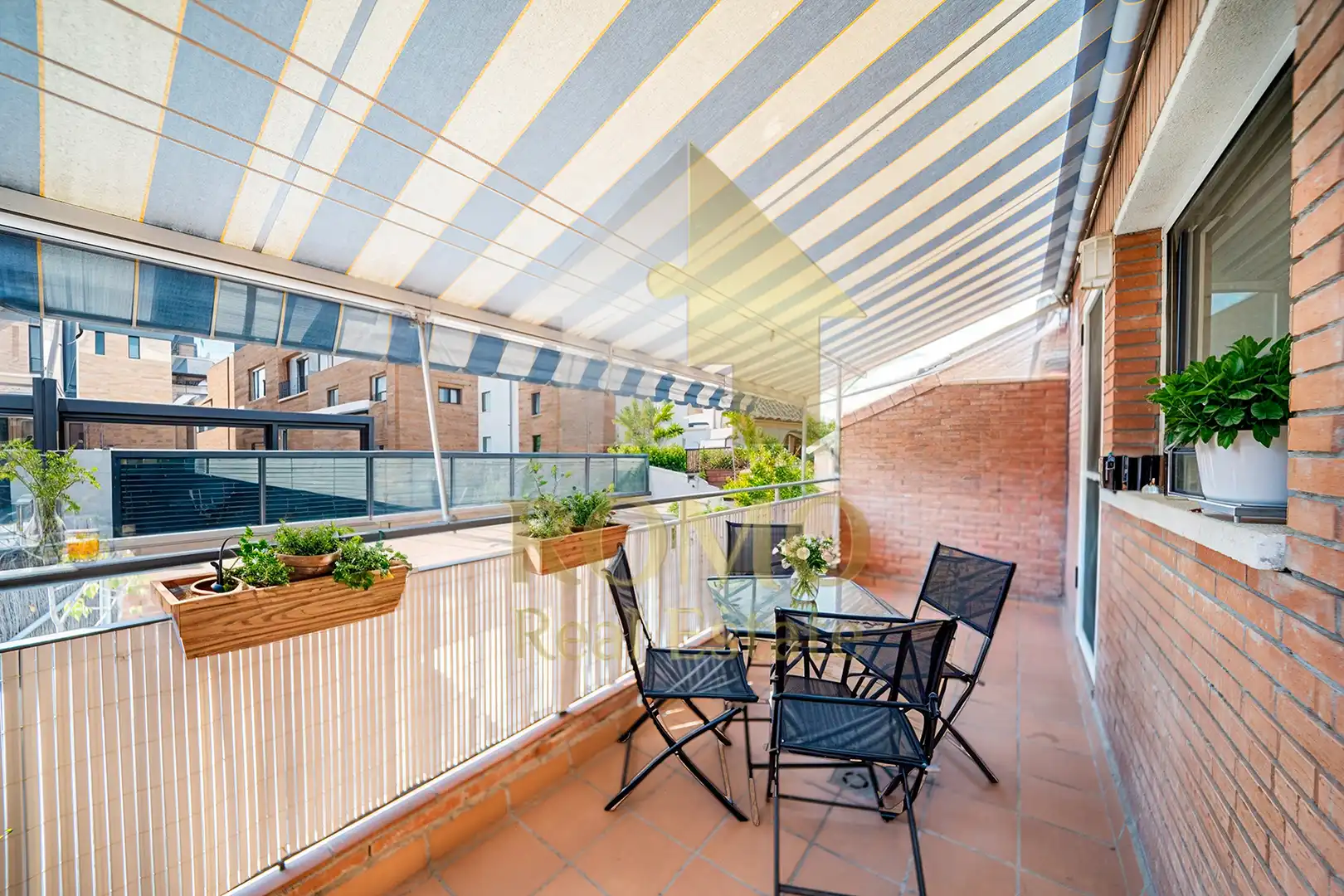 Terraza de Casa adosada en venta en Santa Perpètua de Mogoda con Aire acondicionado, Calefacción y Jardín privado