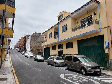 Àtic amb balcó en venda a Calle de Canarias