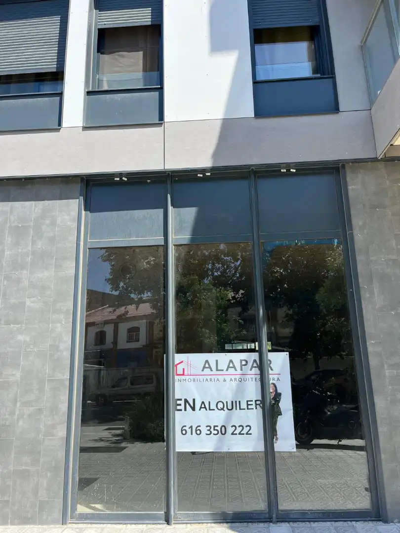Vista exterior de Local de alquiler en Barcelona
