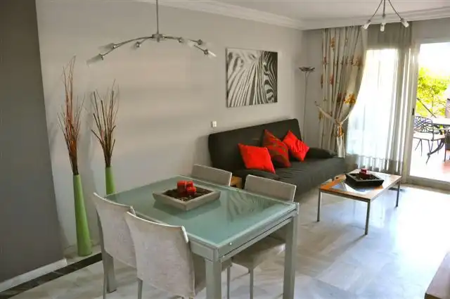 Sala de estar de Apartamento de alquiler en Marbella con Terraza, Trastero y Piscina comunitaria