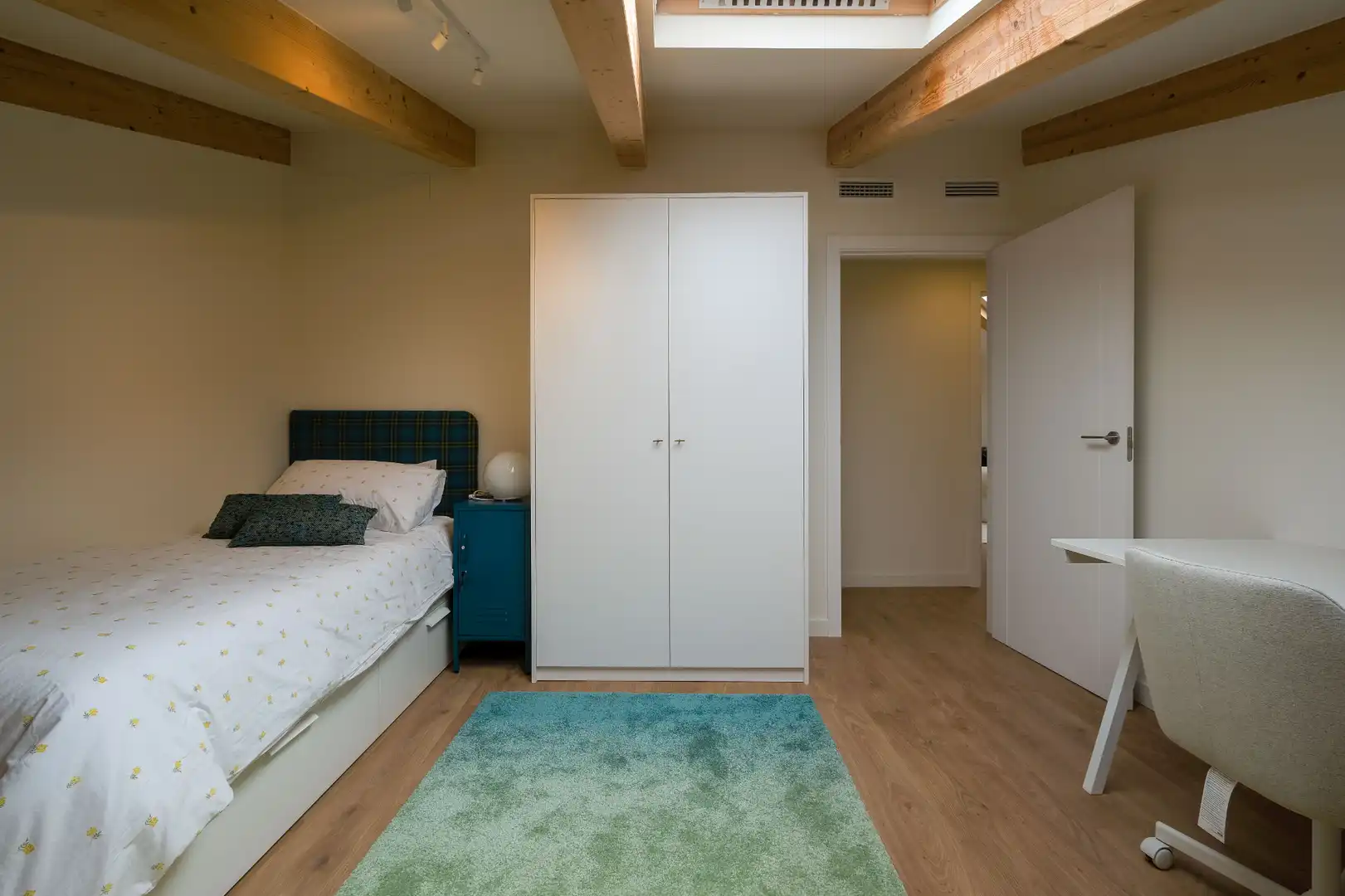 Habitación de Dúplex en venta en Zaragoza con Amueblado y Balcón
